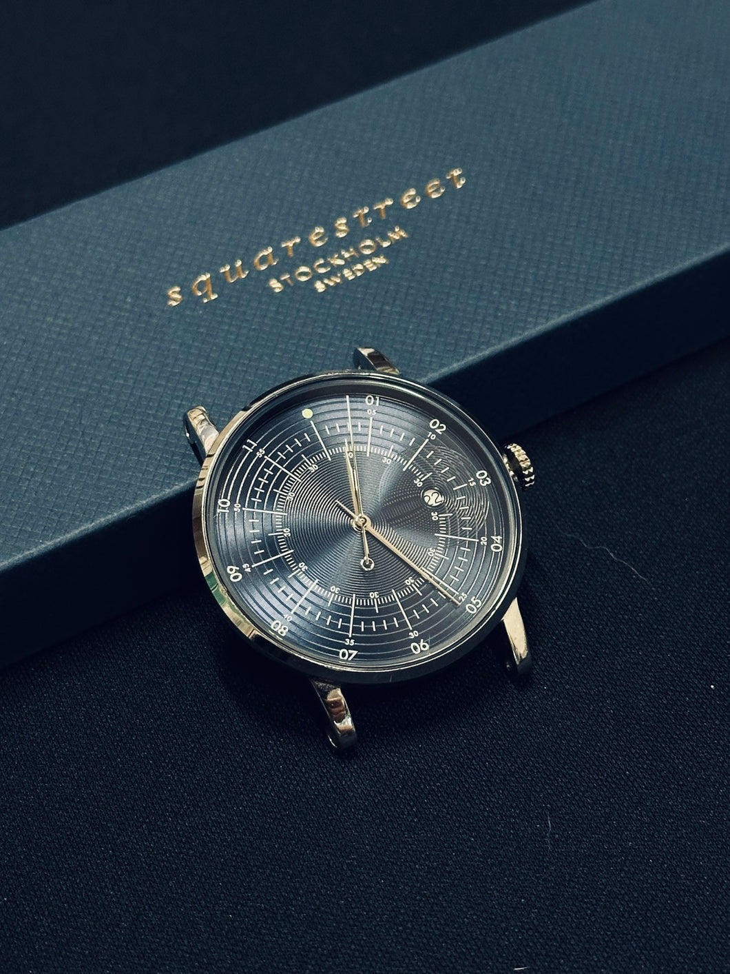 Silver/Navy Plano (Factory Refurbished)